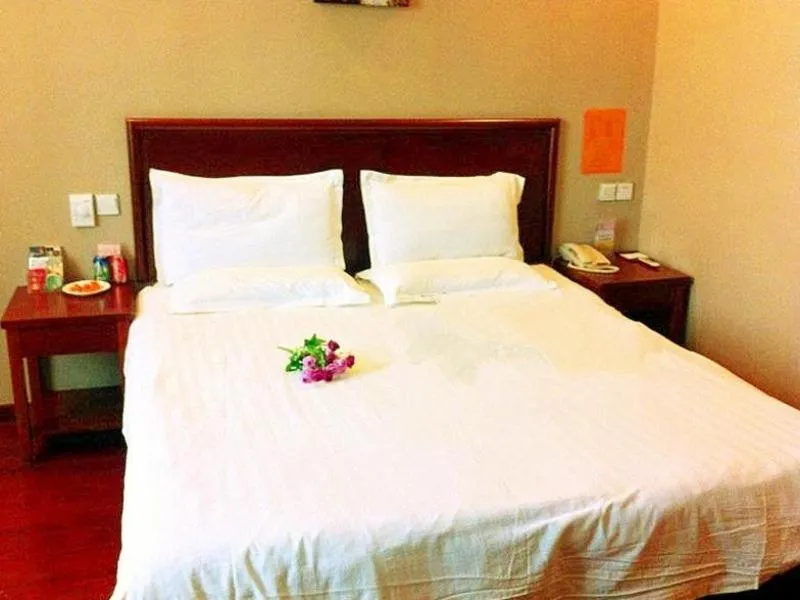 Bed in GreenTree Inn Shandong Jining Jinxiang Jinmanke Avenue Express Hotel