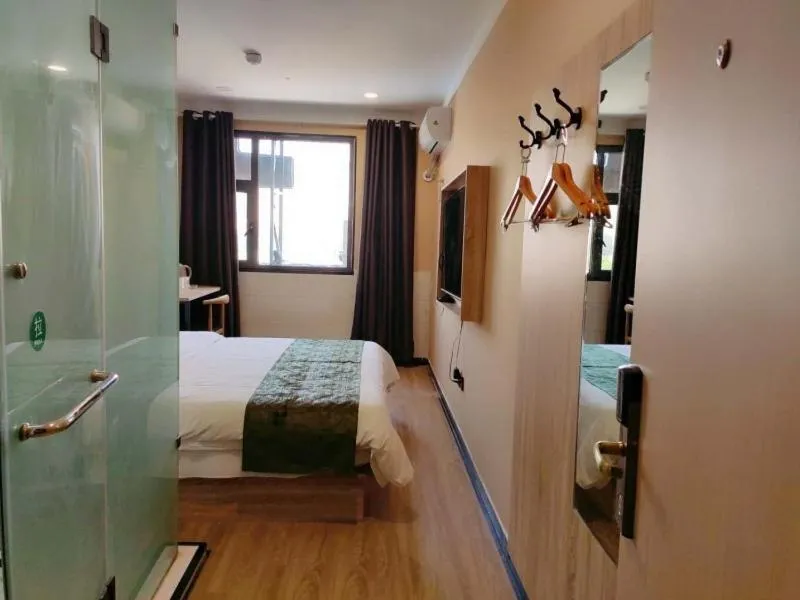 GreenTree Inn Shandong Linyi Bus Station Express Hotel