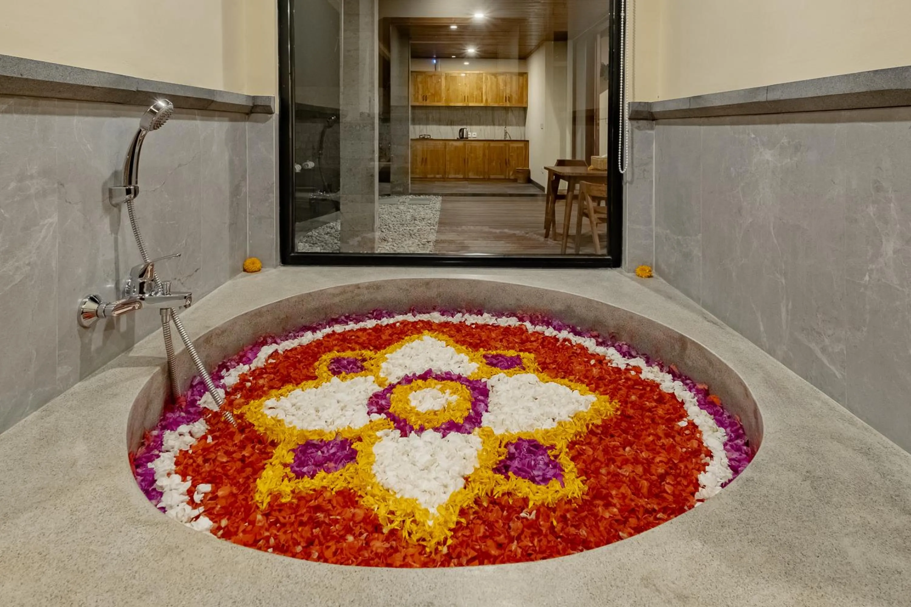 Bath in D'bale Ananda Villa Ubud