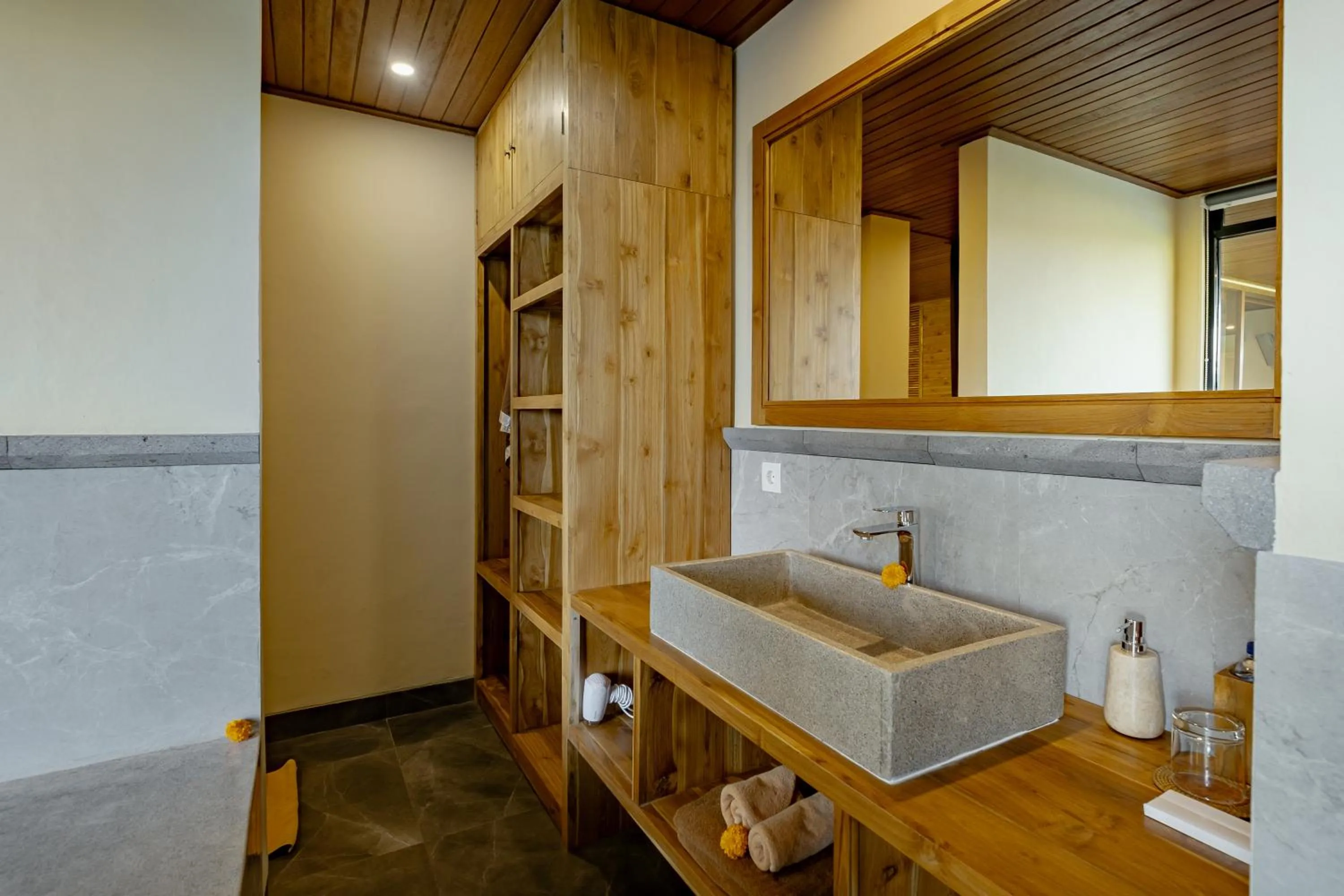 Bathroom in D'bale Ananda Villa Ubud