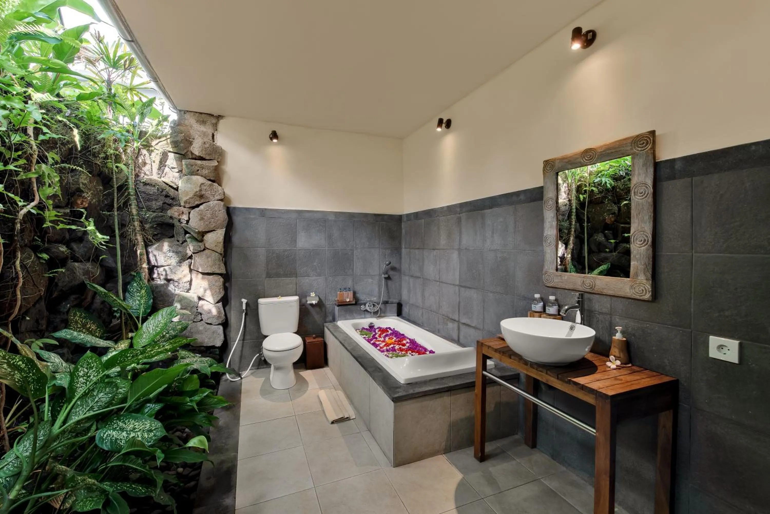 Open Air Bath in D'bale Ananda Villa Ubud