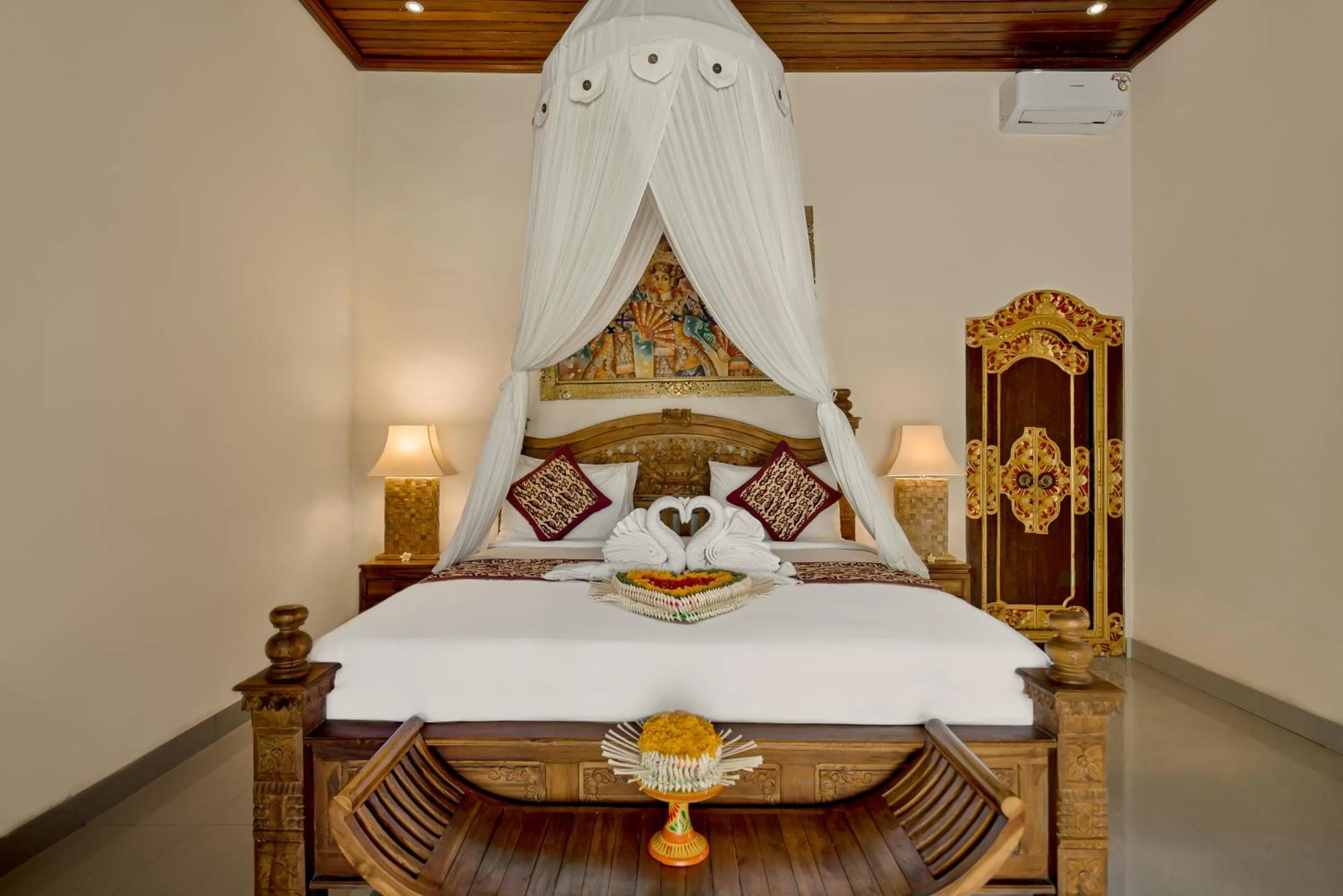 Bed in D'bale Ananda Villa Ubud