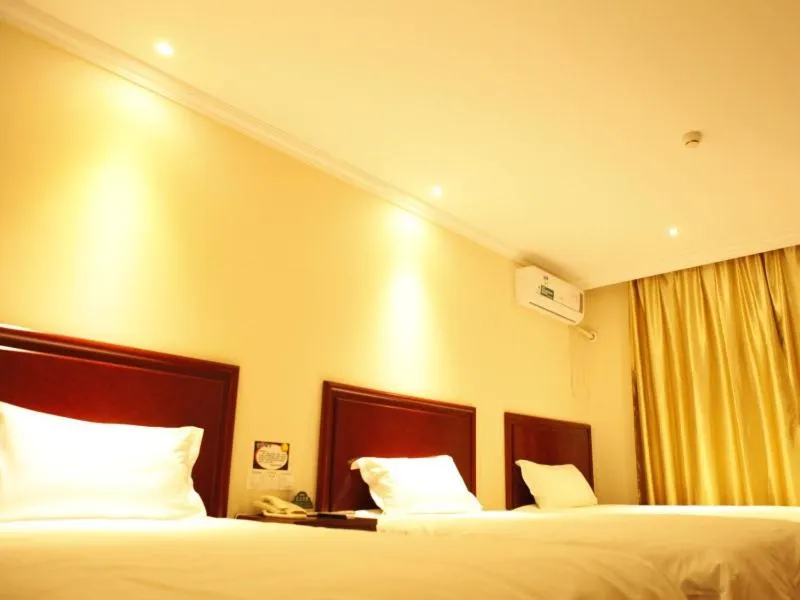 Bed in GreenTree Inn Shandong Zaozhuang Xuecheng District Road Taishan Road Road Communist Youth League School Express Hotel