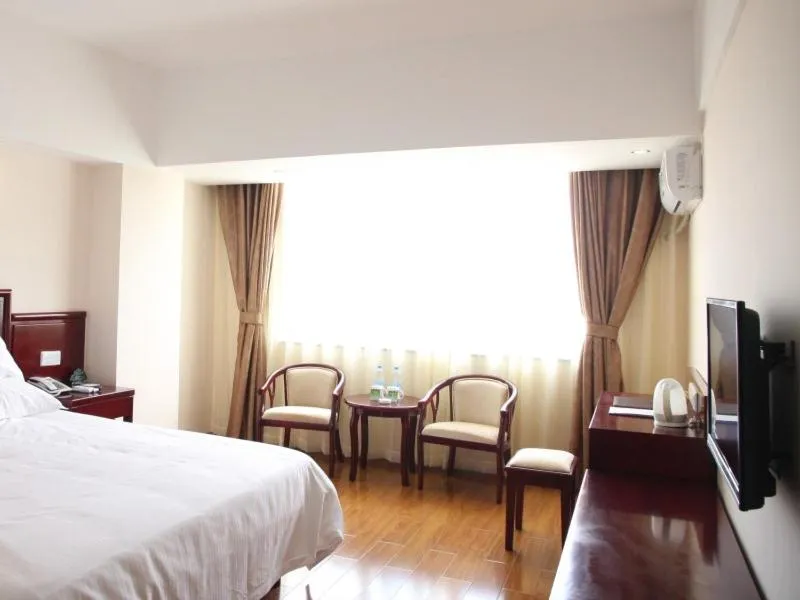 Bed in Greentree Inn Yunnan Lijiang Railway Station Yuxing Road Express Hotel