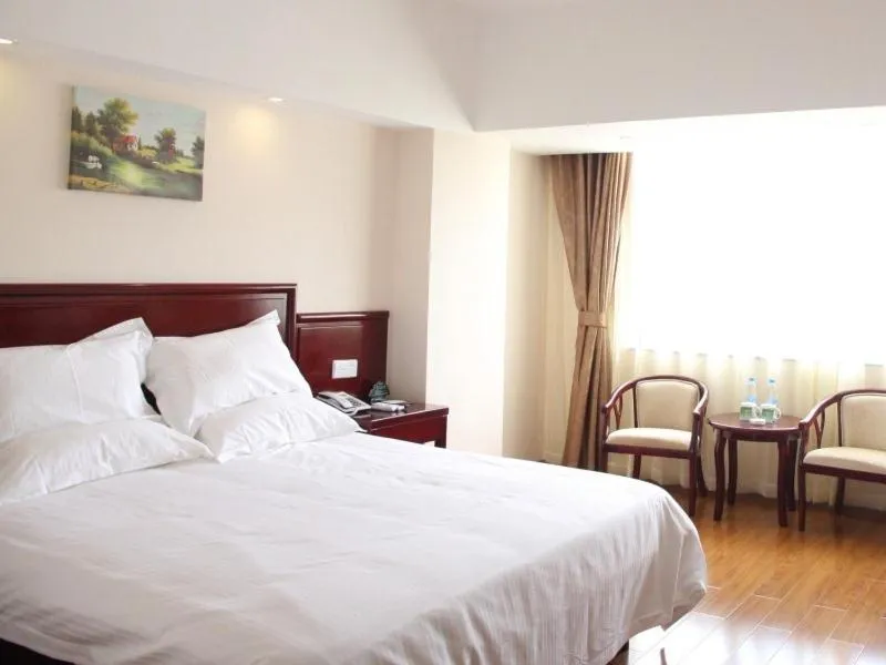Bed in Greentree Inn Yunnan Lijiang Railway Station Yuxing Road Express Hotel