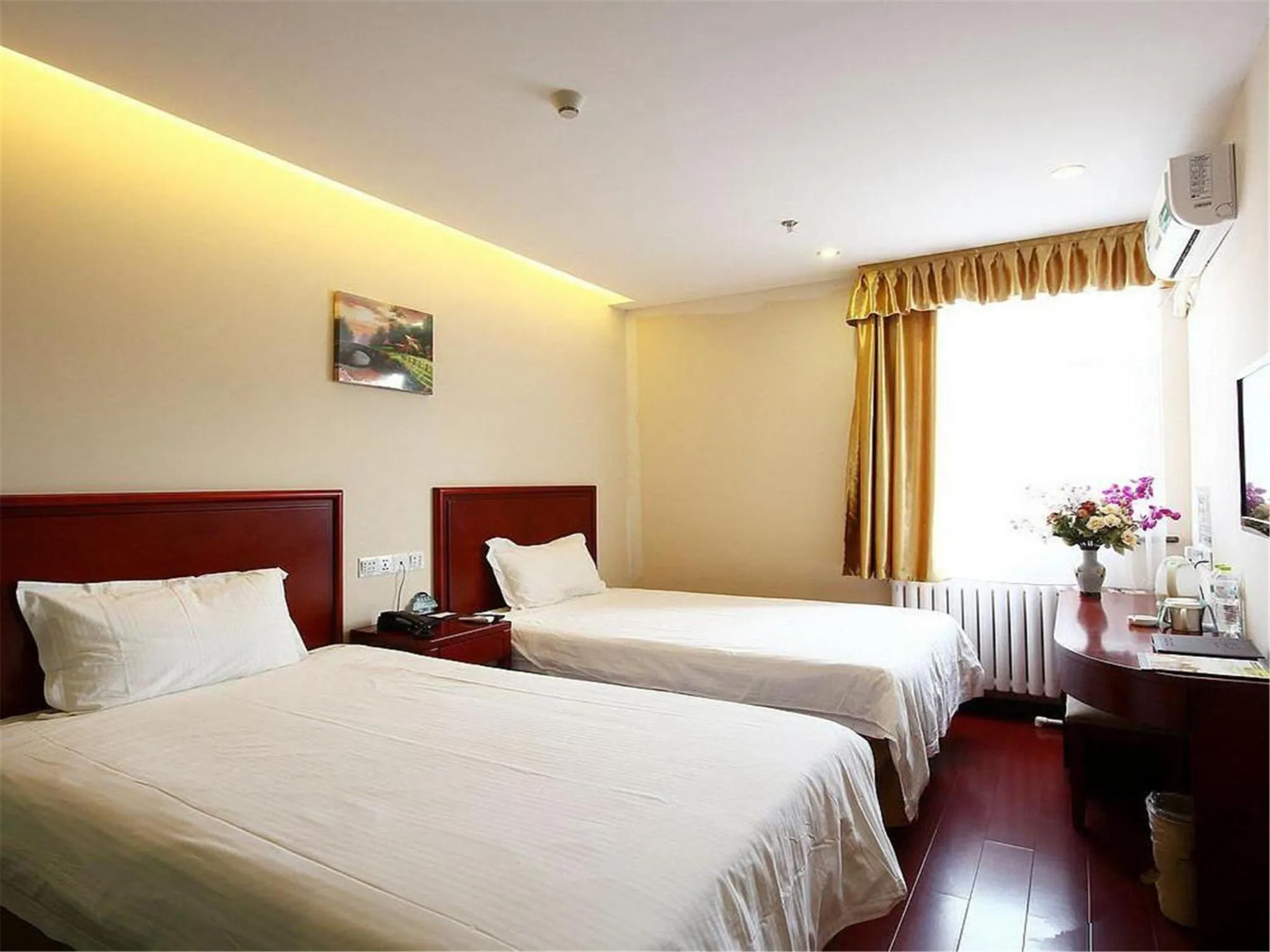Bedroom, Bed in GreenTree Inn Gansu Wuwei East Beiguan Road Express Hotel