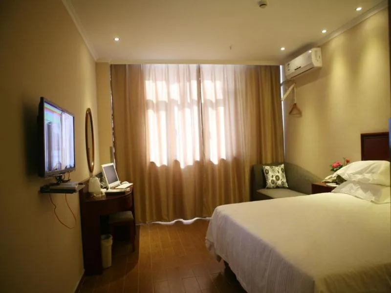 Bed in GreenTree Inn Xinjiang Tulufan North Xihuan Road Express Hotel