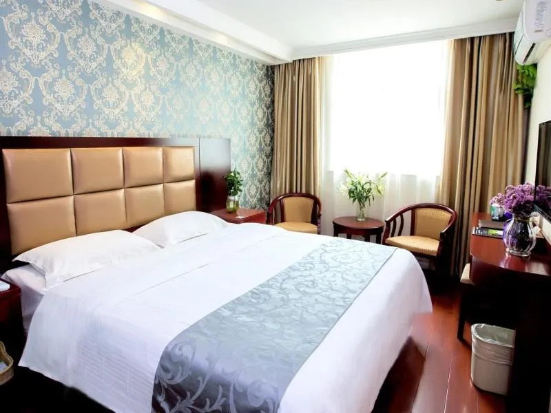 Bed in GreenTree Inn Henan Zhengzhou West Changjang Road Business Hotel