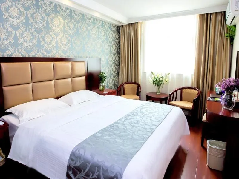 Bed in GreenTree Inn Henan Zhengzhou West Changjang Road Business Hotel