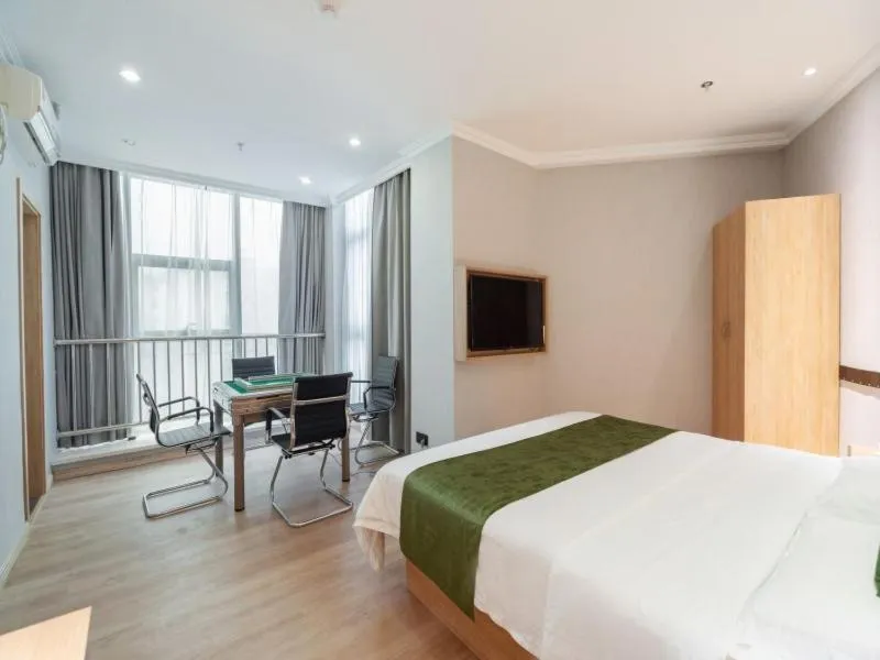 Bed in GreenTree Inn Jiangsu Wuxi Taihu Avenue Tongyang Road Express Hotel