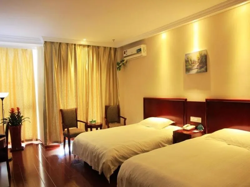 Bed in GreenTree Inn Jiangsu Wuxi Hudai FuAn Commercial Plaza Business Hotel