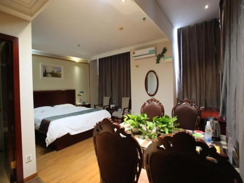 Bed in GreenTree Inn JiangSu WuXi YangJian XiHu Road Express Hotel