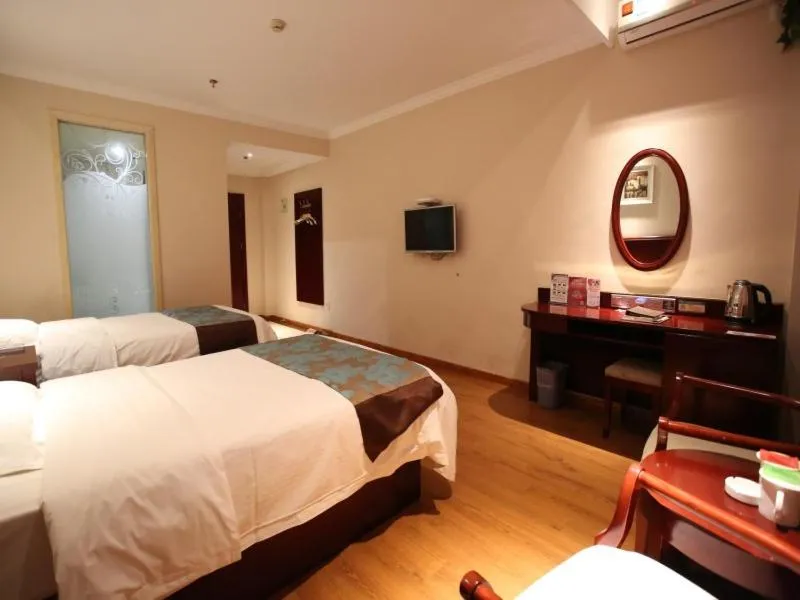 Bed in GreenTree Inn JiangSu WuXi YangJian XiHu Road Express Hotel