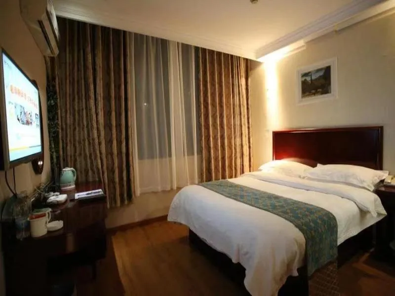 Bed in GreenTree Inn JiangSu WuXi YangJian XiHu Road Express Hotel