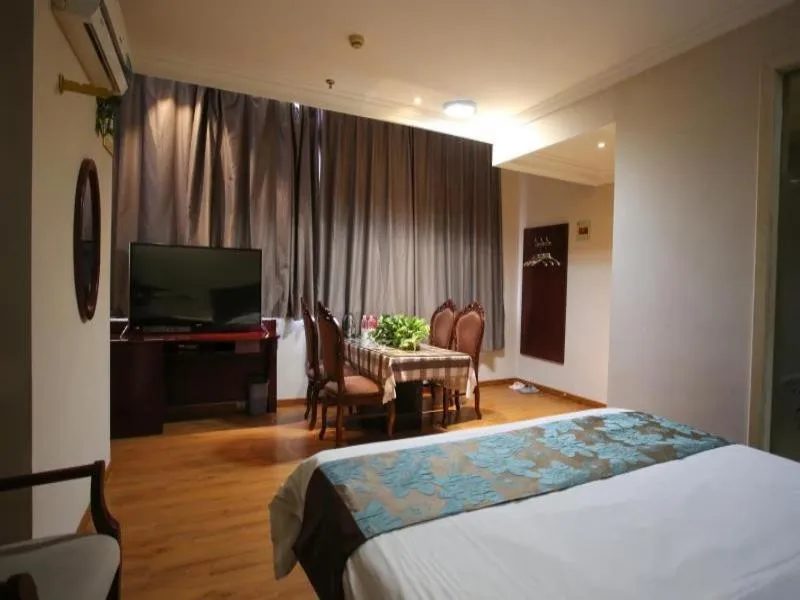 Bed in GreenTree Inn JiangSu WuXi YangJian XiHu Road Express Hotel