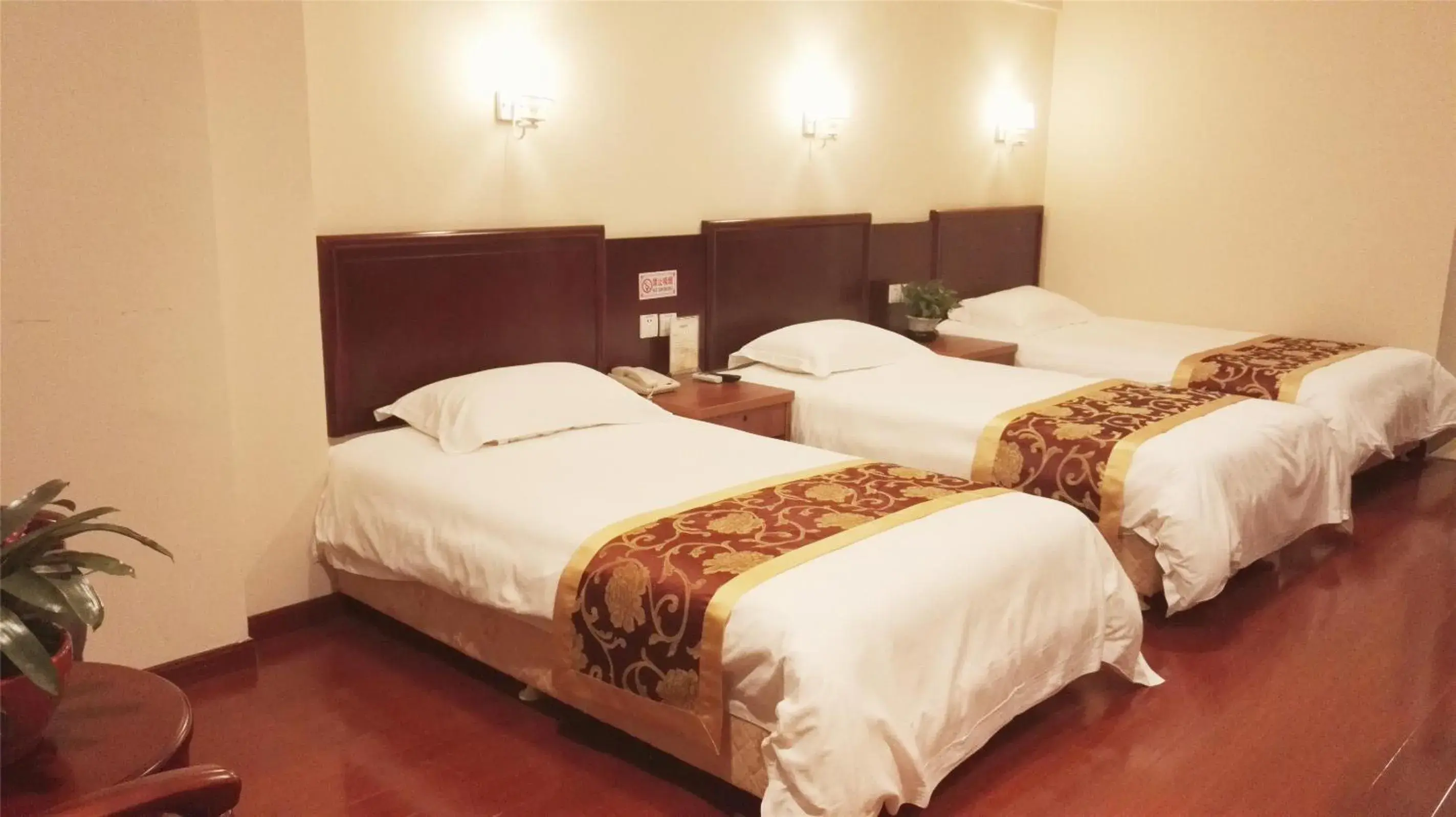 Bedroom, Bed in GreenTree Inn JiangSu ZhenJiang DingMao Industrial Park WoDe Square Express Hotel Bedroom, Bed in GreenTree Inn JiangSu ZhenJiang DingMao Industrial Park WoDe Square Express Hotel