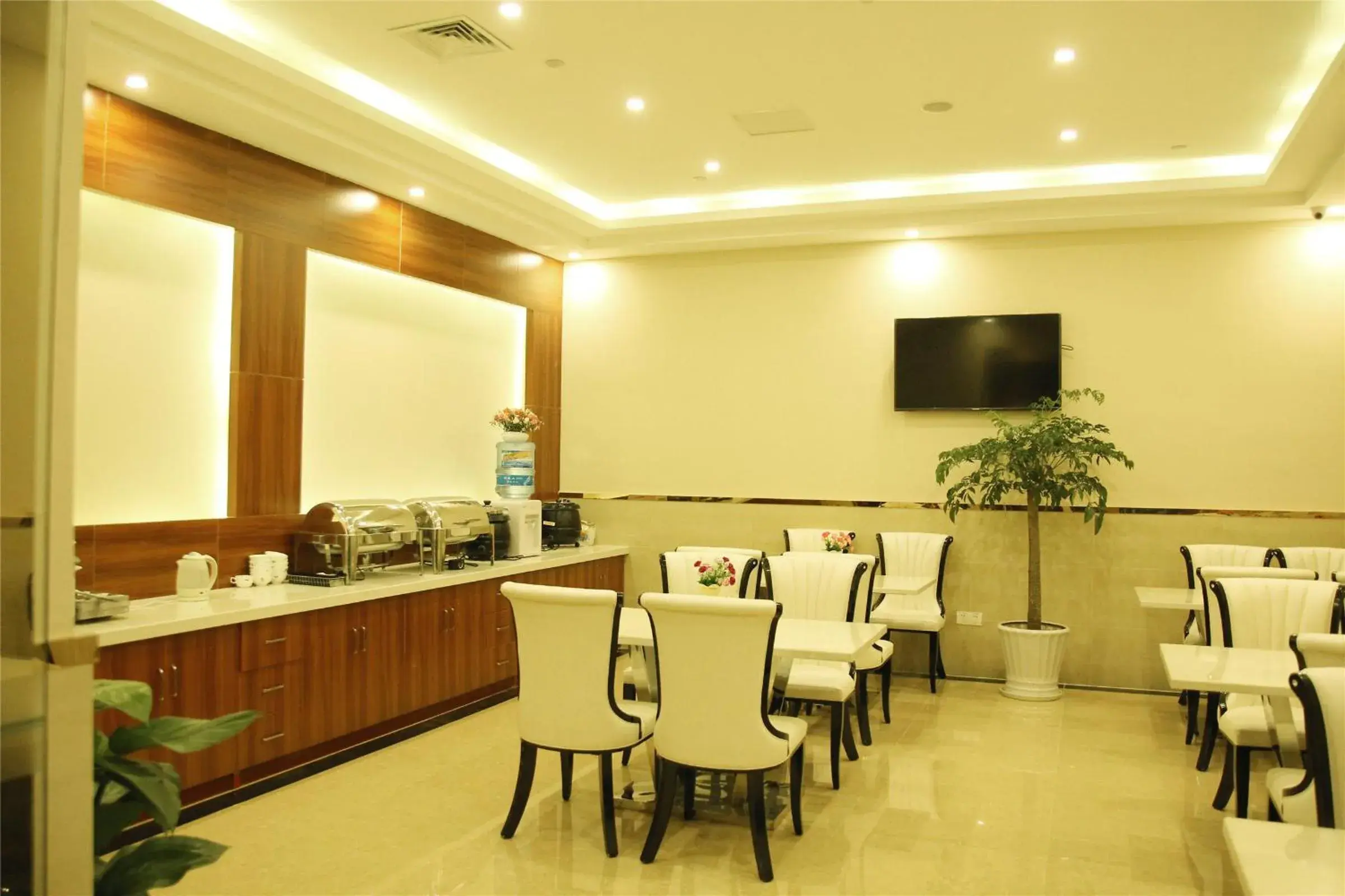 Restaurant/places to eat in GreenTree Inn Jiangsu Zhenjiang Gaotie Wanda Square Express Hotel Restaurant/places to eat in GreenTree Inn Jiangsu Zhenjiang Gaotie Wanda Square Express Hotel