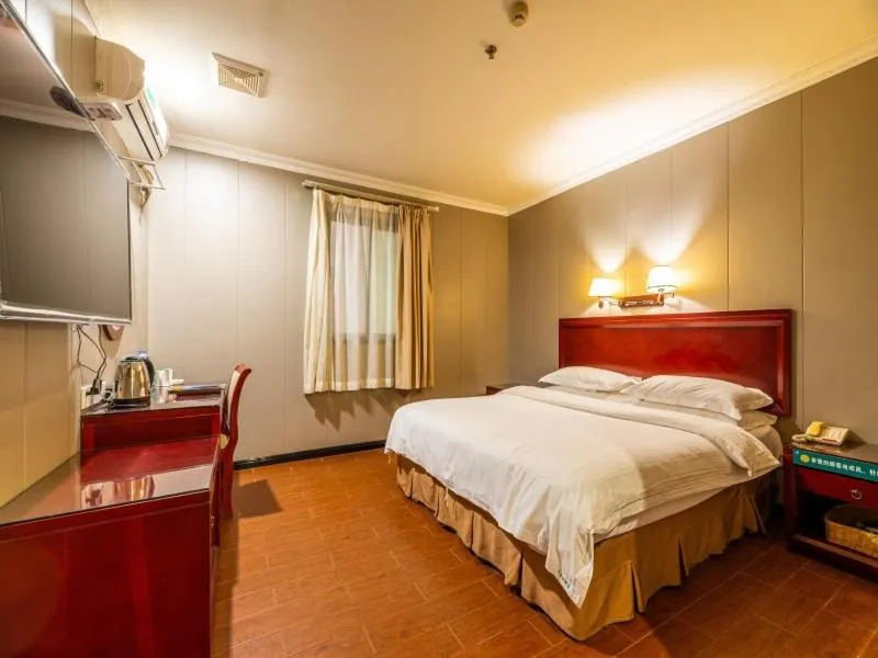 Bed in GreenTree Inn Jiangsu Suzhou Mudu Ancient Street Express Hotel