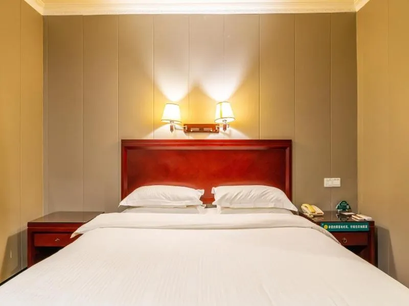 Bed in GreenTree Inn Jiangsu Suzhou Mudu Ancient Street Express Hotel