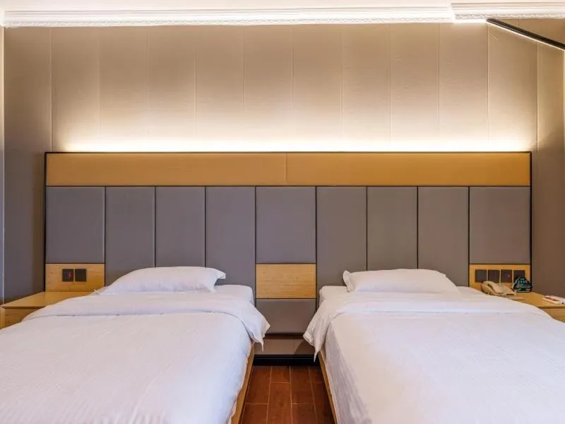 Bed in GreenTree Inn Jiangsu Suzhou Mudu Ancient Street Express Hotel