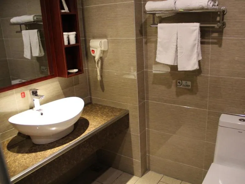 GreenTree Inn Jiangsu Nantong Tongzhou Shiji Avenue Jianghaihuangdu Express Hotel