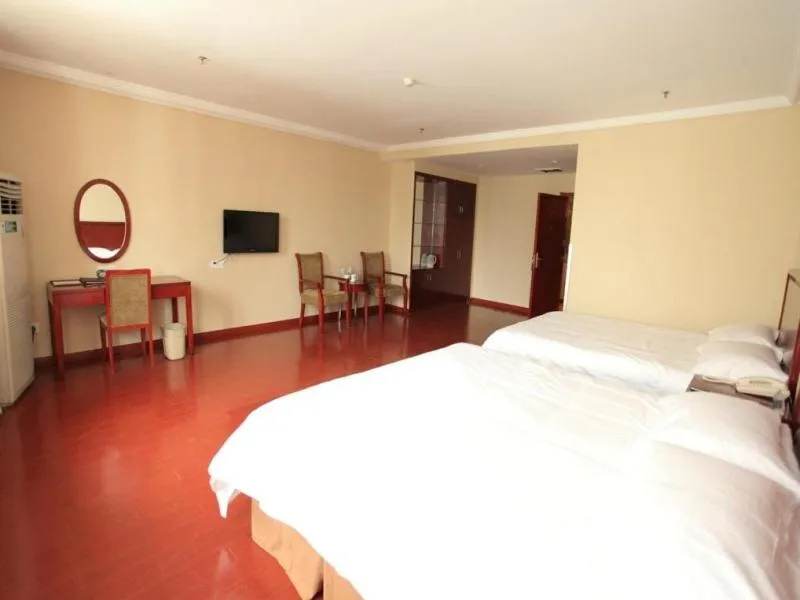 Bed in GreenTree Inn Yangzhou Slender West Lake South Gate Express Hotel