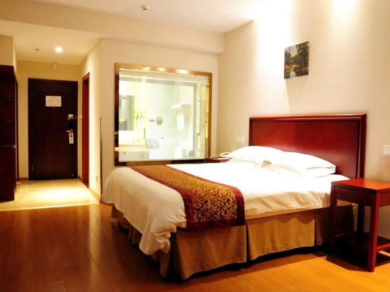 Bed in GreenTree Inn Jiangsu Yancheng Dongtai Jianggang Yingbin Road Gangcheng Avenue Business Hotel