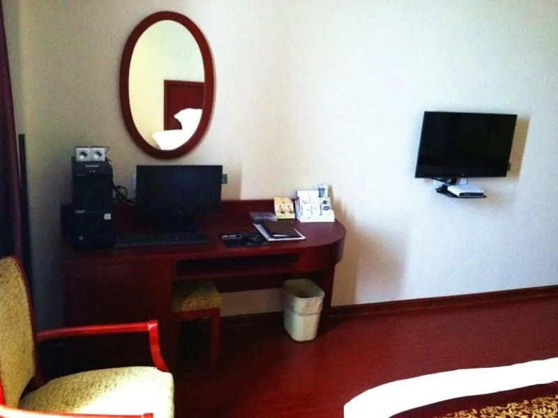 GreenTree Inn Jiangsu Yancheng Dongtai Jianggang Yingbin Road Gangcheng Avenue Business Hotel