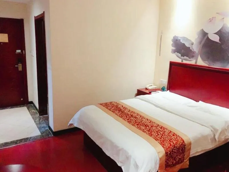 Bed in GreenTree Inn Jiangsu Lianyungang Donghai New Bus Station Express Hotel