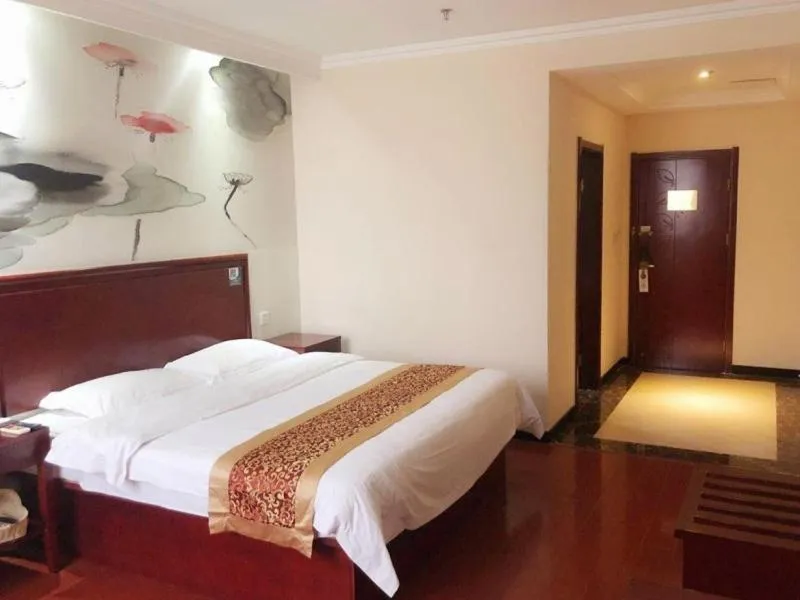 Bed in GreenTree Inn Jiangsu Lianyungang Donghai New Bus Station Express Hotel