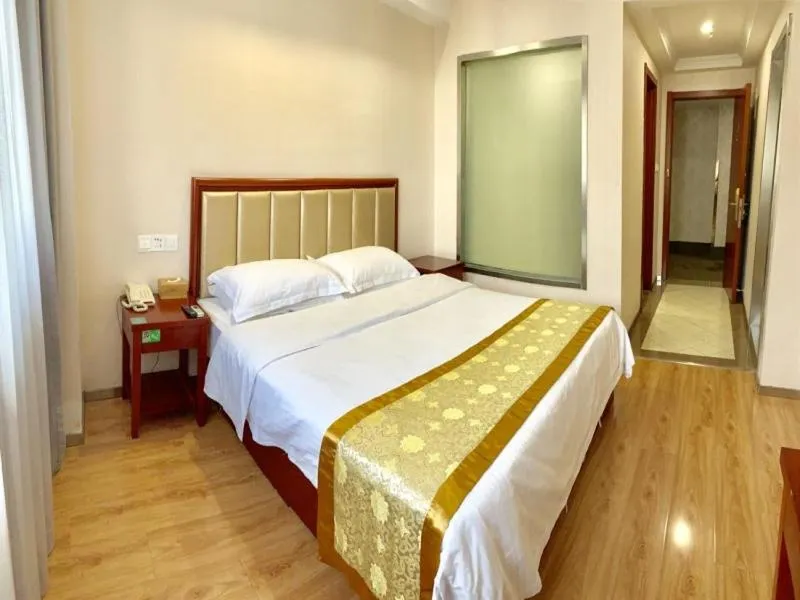 GreenTree Inn Jiangsu Changzhou Jinghu High-speed Rail North Station Business Hotel