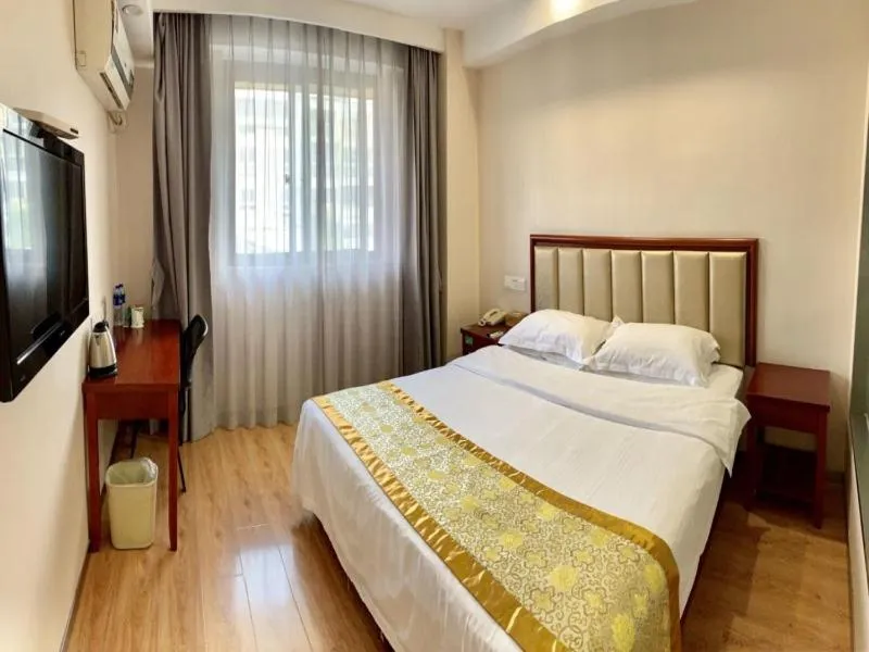 GreenTree Inn Jiangsu Changzhou Jinghu High-speed Rail North Station Business Hotel