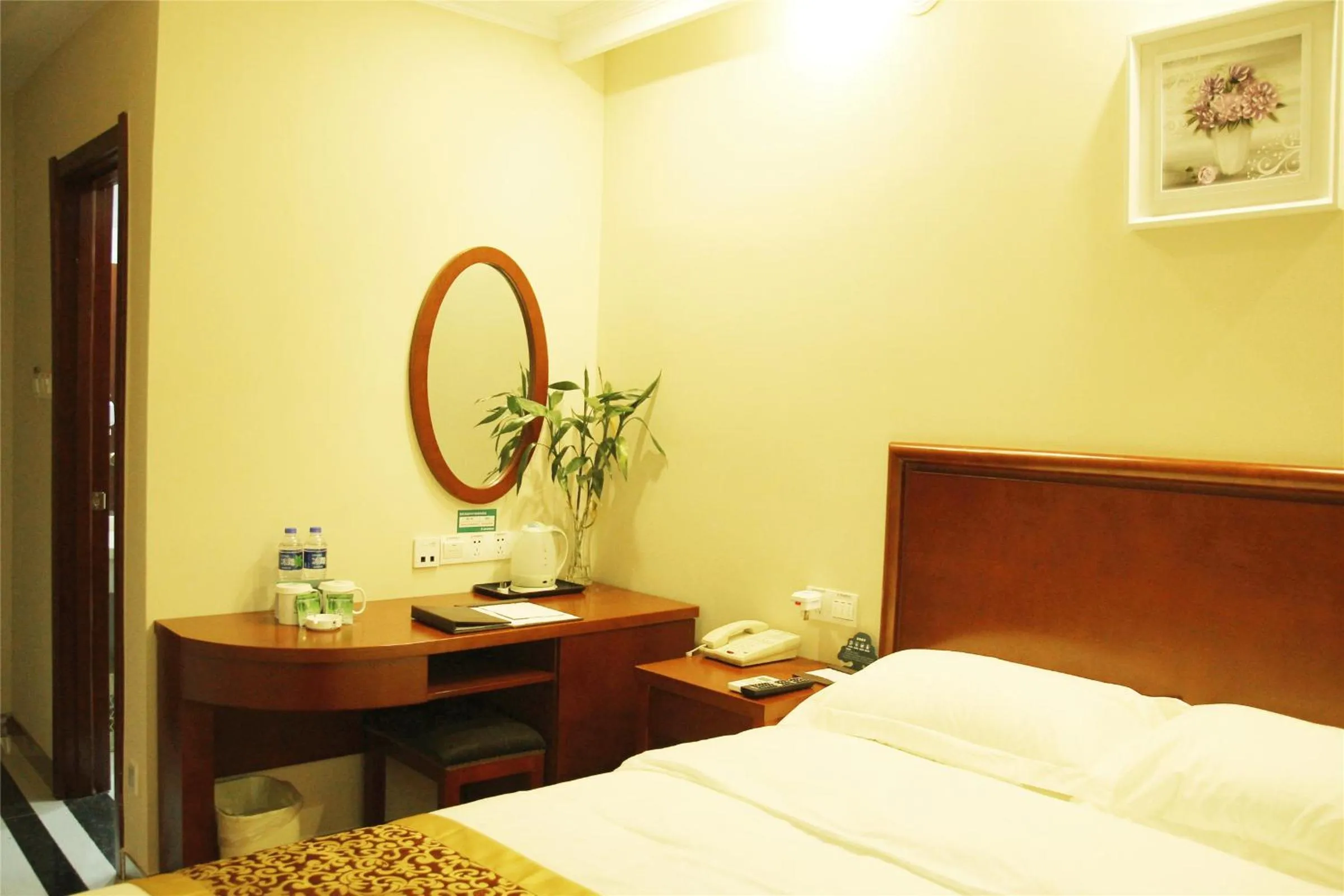 Bedroom, Bed in GreenTree Inn Jiangsu Taizhou Jingjiang Bus Station Express Hotel
