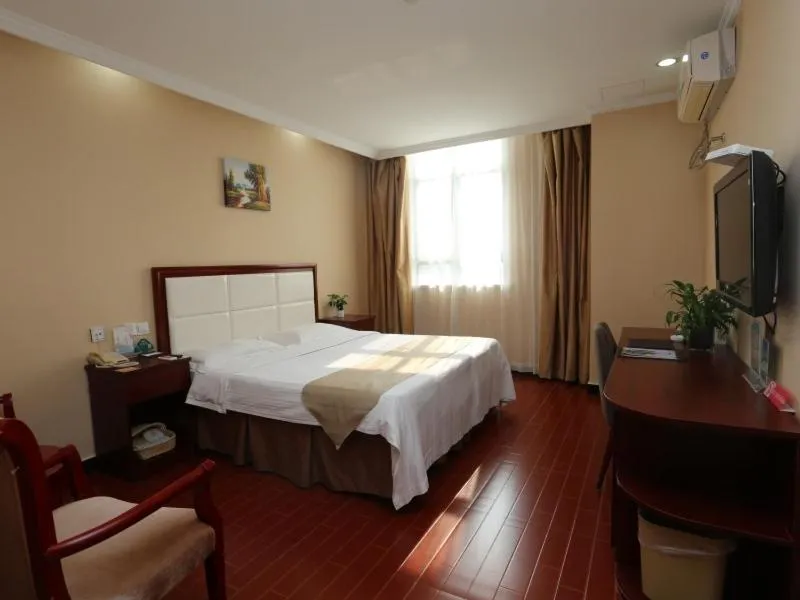 Bed in GreenTree Inn Jiangsu Suqian Sihong RenminS)Road Walking Street Express Hotel