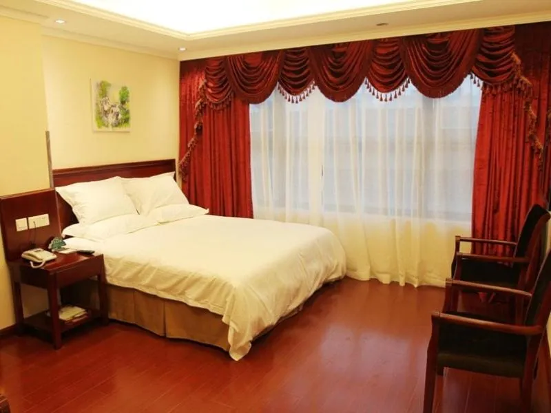 Bed in GreenTree Inn Anhui HeFei West Changjiang Road Fengle Building Express Hotel