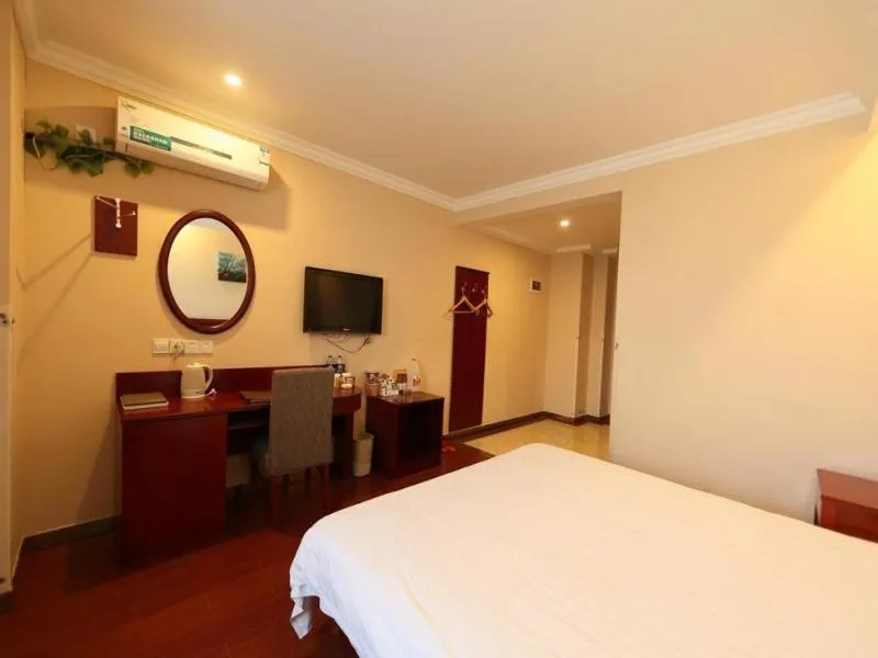 Bed in GreenTree Inn Hefei Maanshan Road Qiupuhe Road Subway Station Business Hotel
