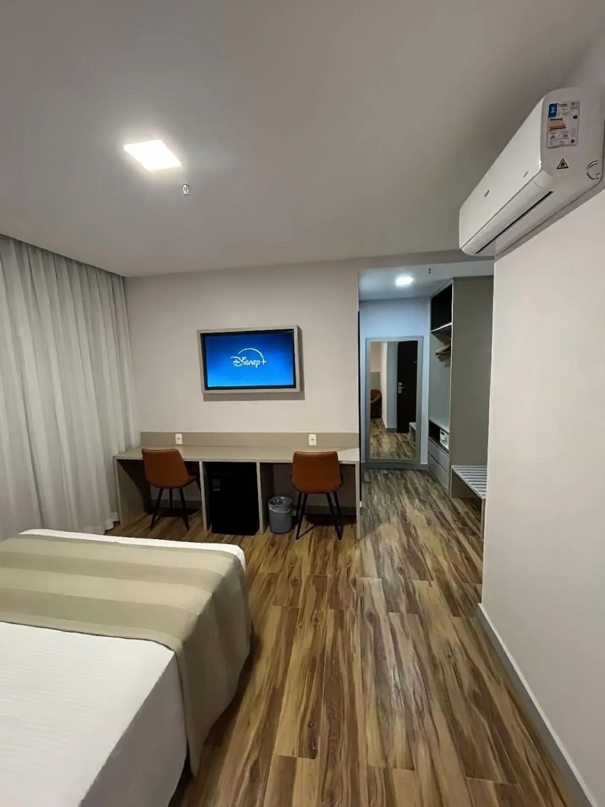 Photo of the whole room, Bed in Real Palace Hotel