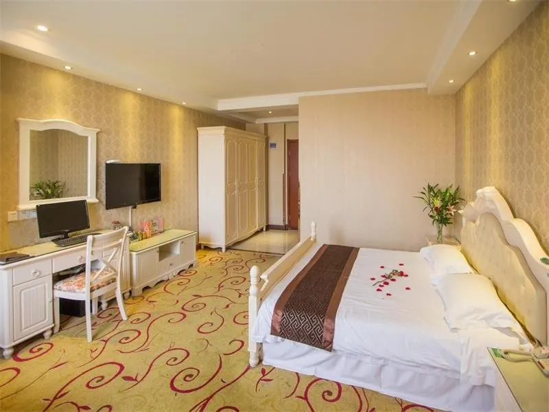Bed in Greentree Inn Anhui Hefei South High-speed Rail Station Fanhua Avenue Haiheng Express Hotel