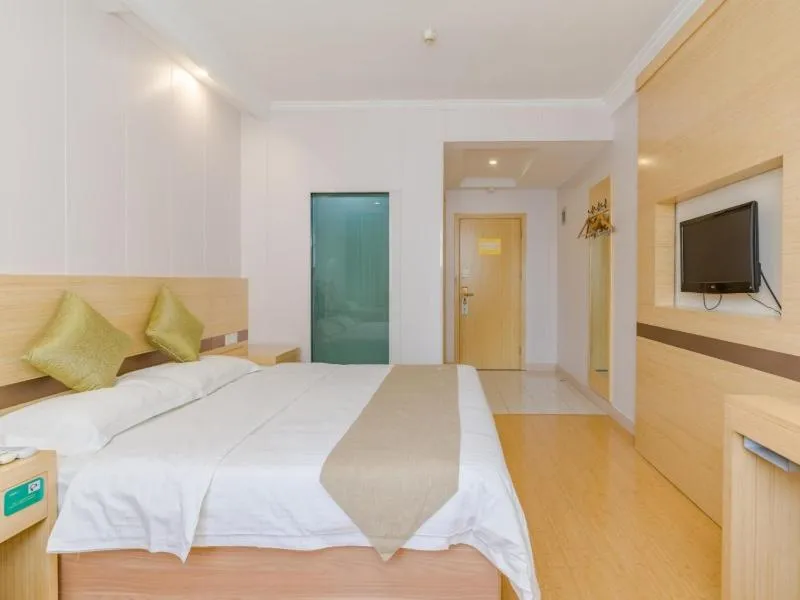 Bed in GreenTree Inn AnHui HeFei High-Speed Railway South Station BaoHe Avenue Government Business Hotel