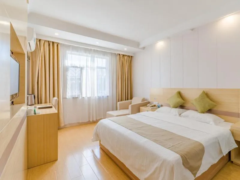 Bed in GreenTree Inn AnHui HeFei High-Speed Railway South Station BaoHe Avenue Government Business Hotel