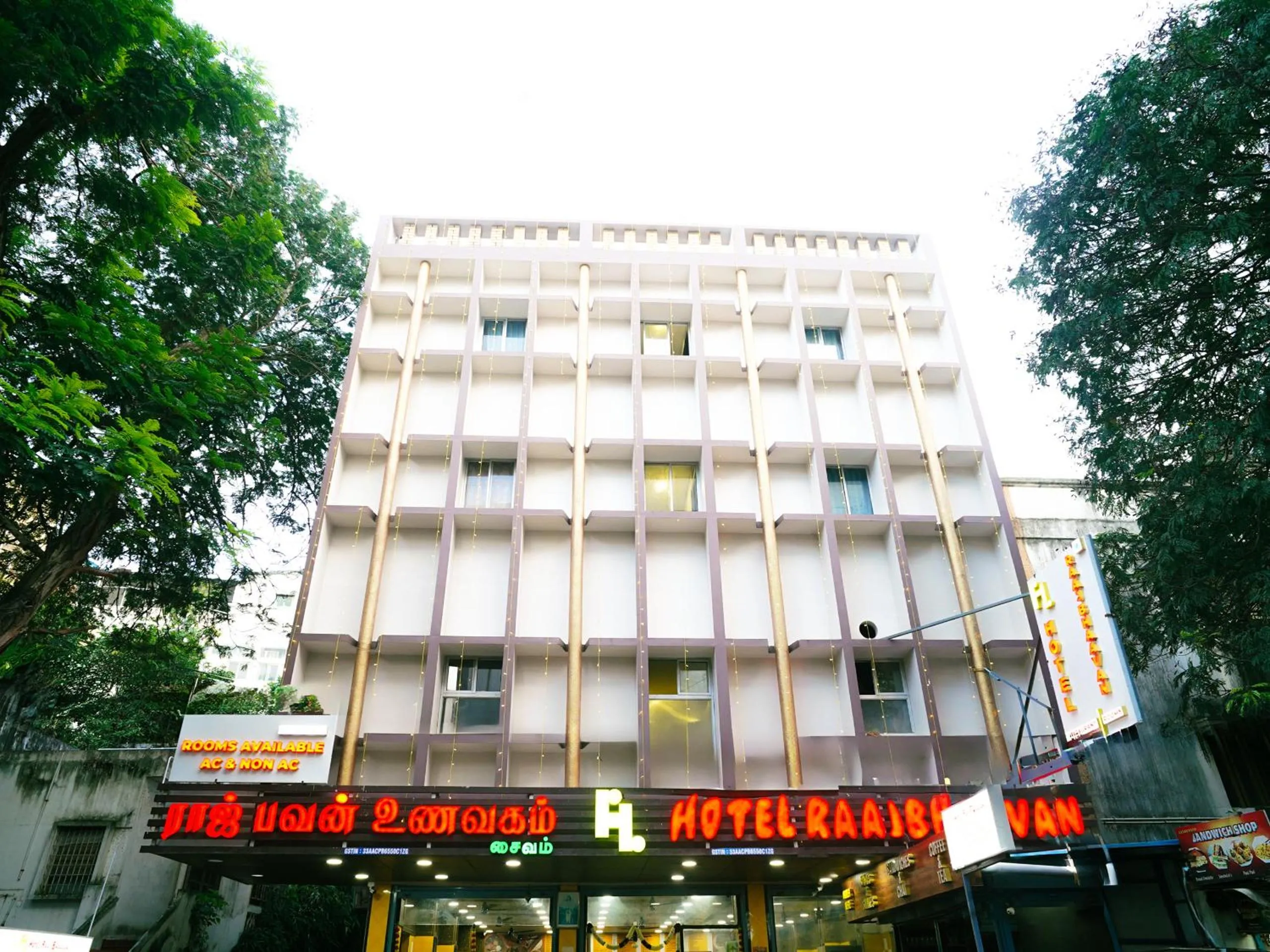 Hotel Raaj Bhaavan