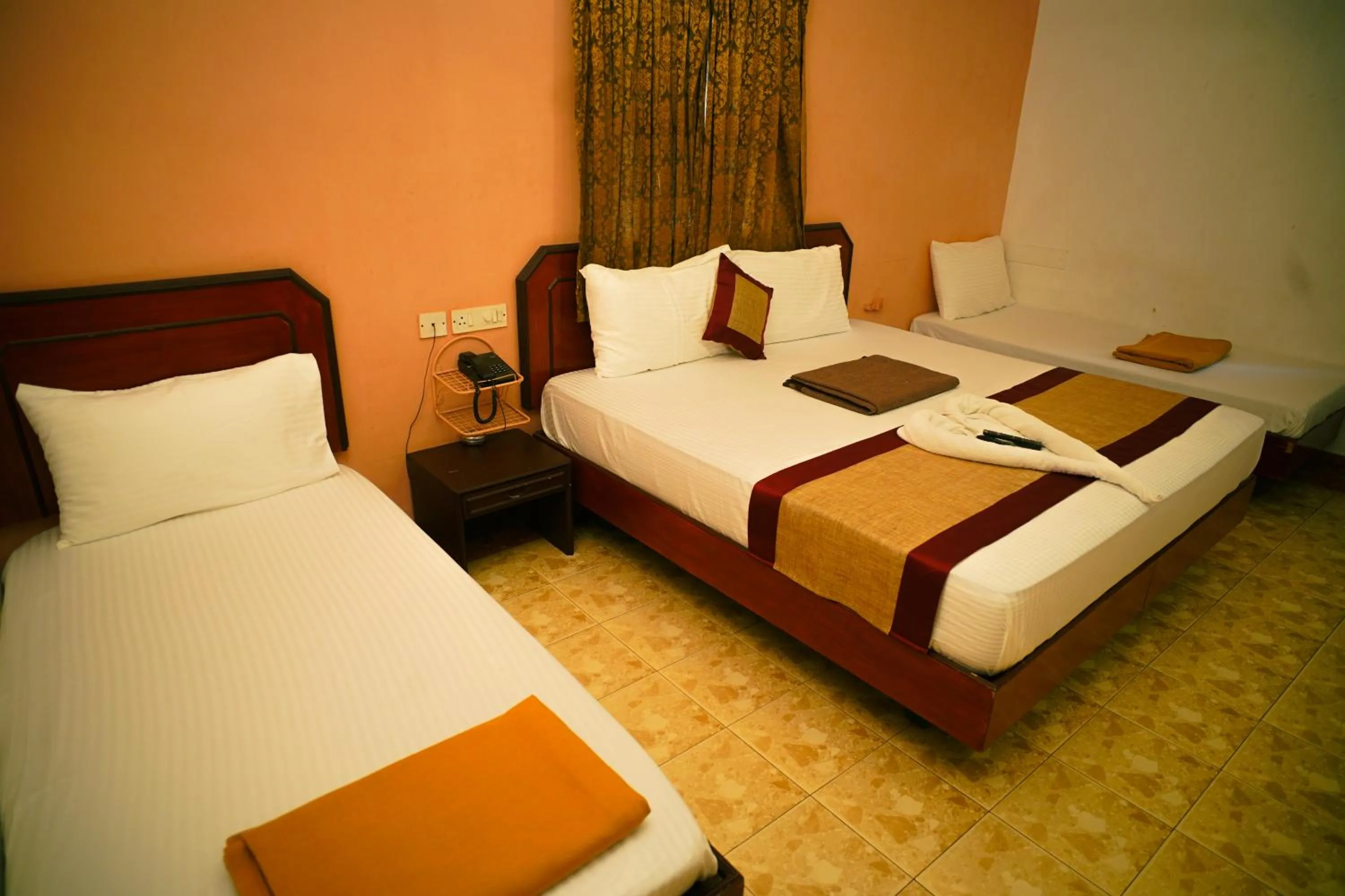 Bed in Hotel Raaj Bhaavan