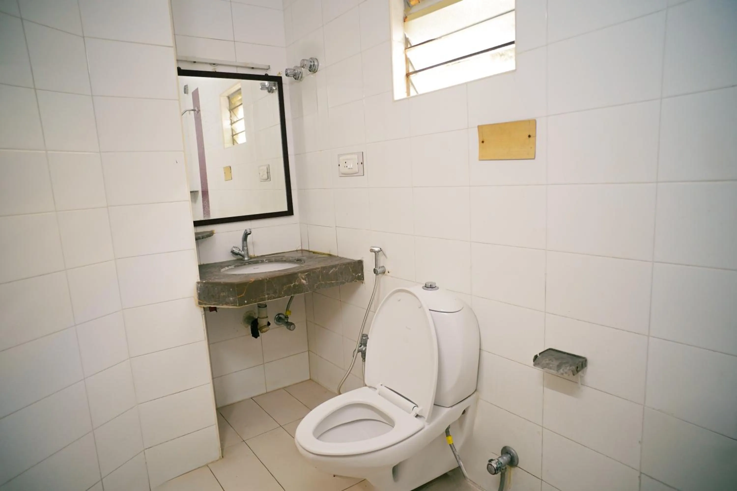 Hotel Raaj Bhaavan