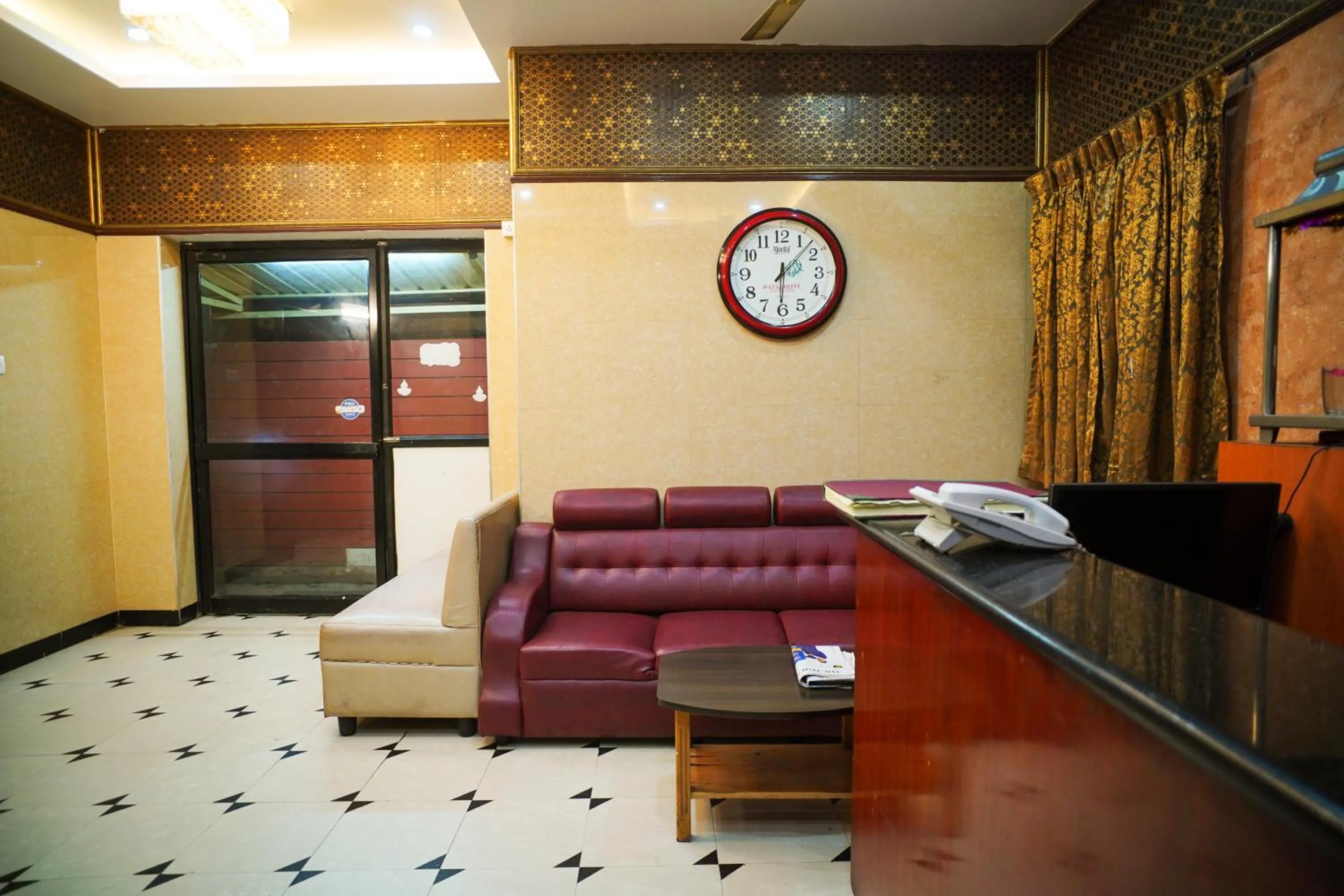 Hotel Raaj Bhaavan