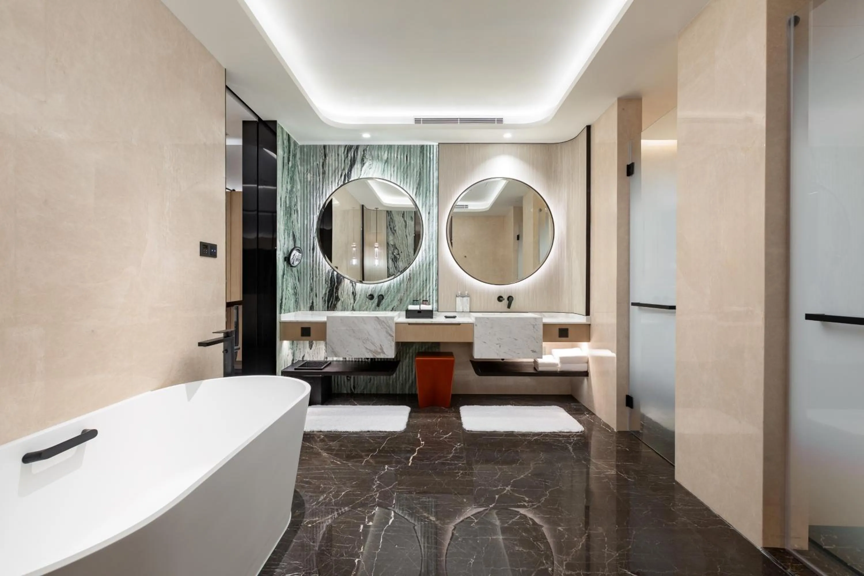 Toilet in HUALUXE Zhongshan City Center