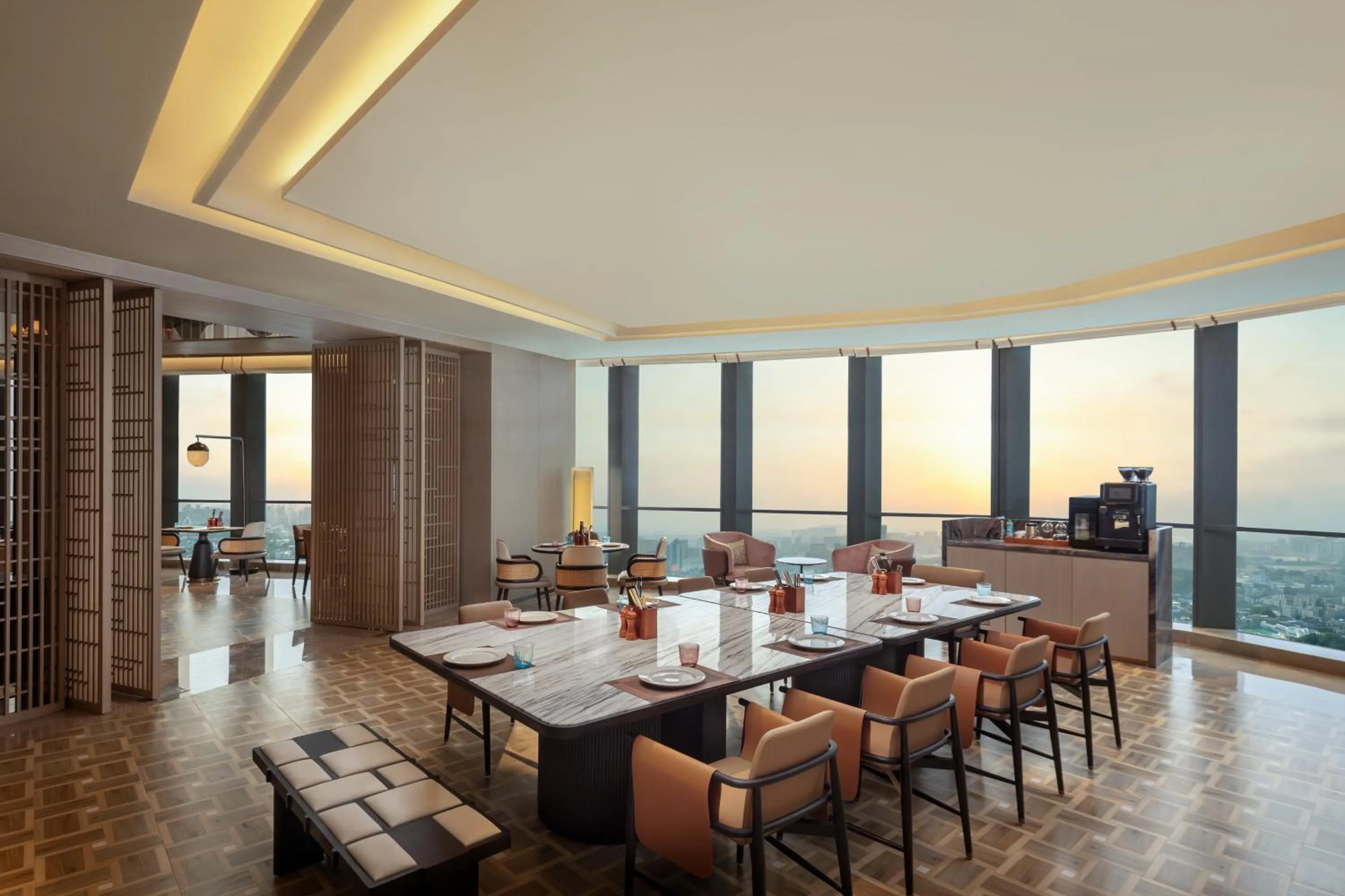 Restaurant/places to eat in HUALUXE Zhongshan City Center