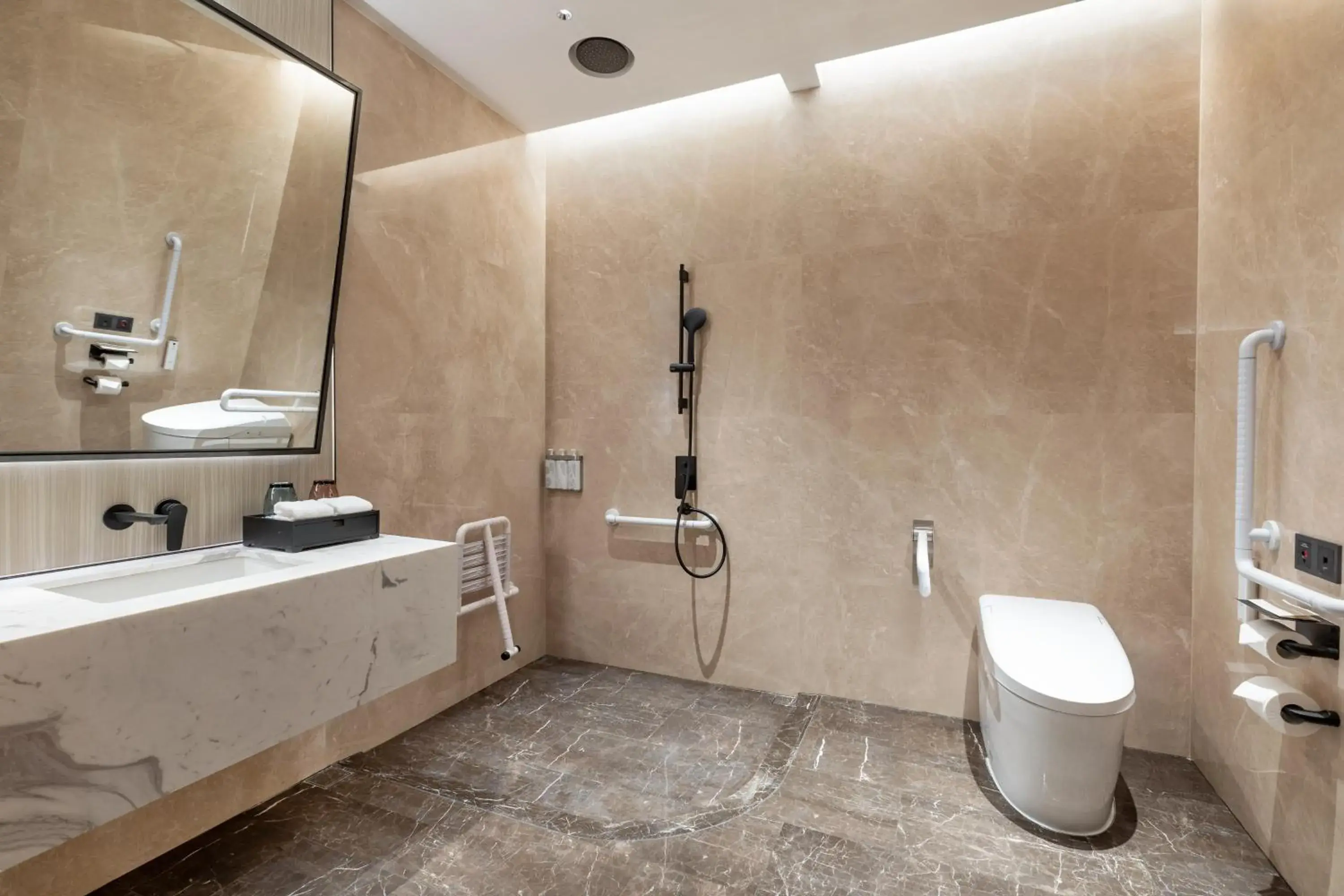 Standard Room with Two Double Beds and City View - Accessible in HUALUXE Zhongshan City Center Standard Room with Two Double Beds and City View - Accessible in HUALUXE Zhongshan City Center