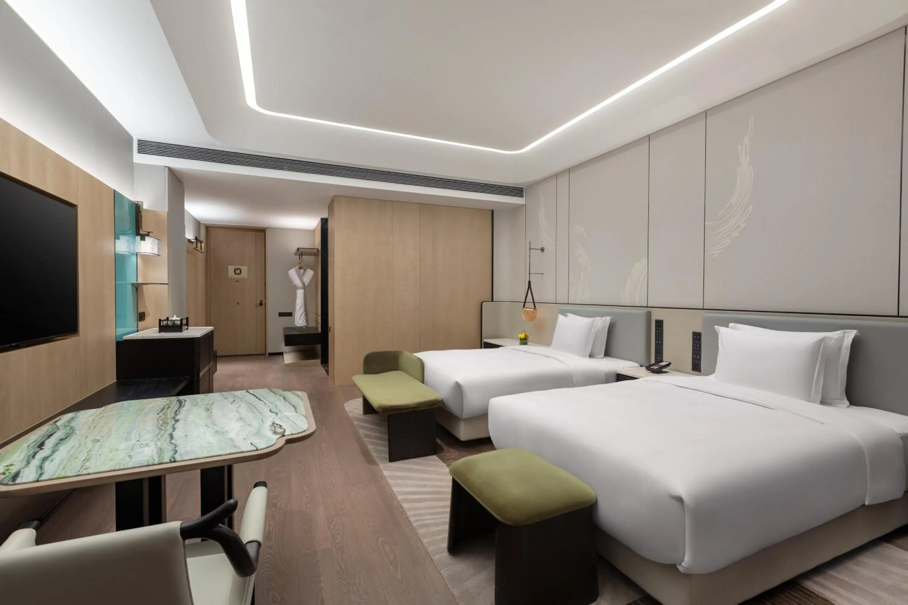 Photo of the whole room, Bed in HUALUXE Zhongshan City Center