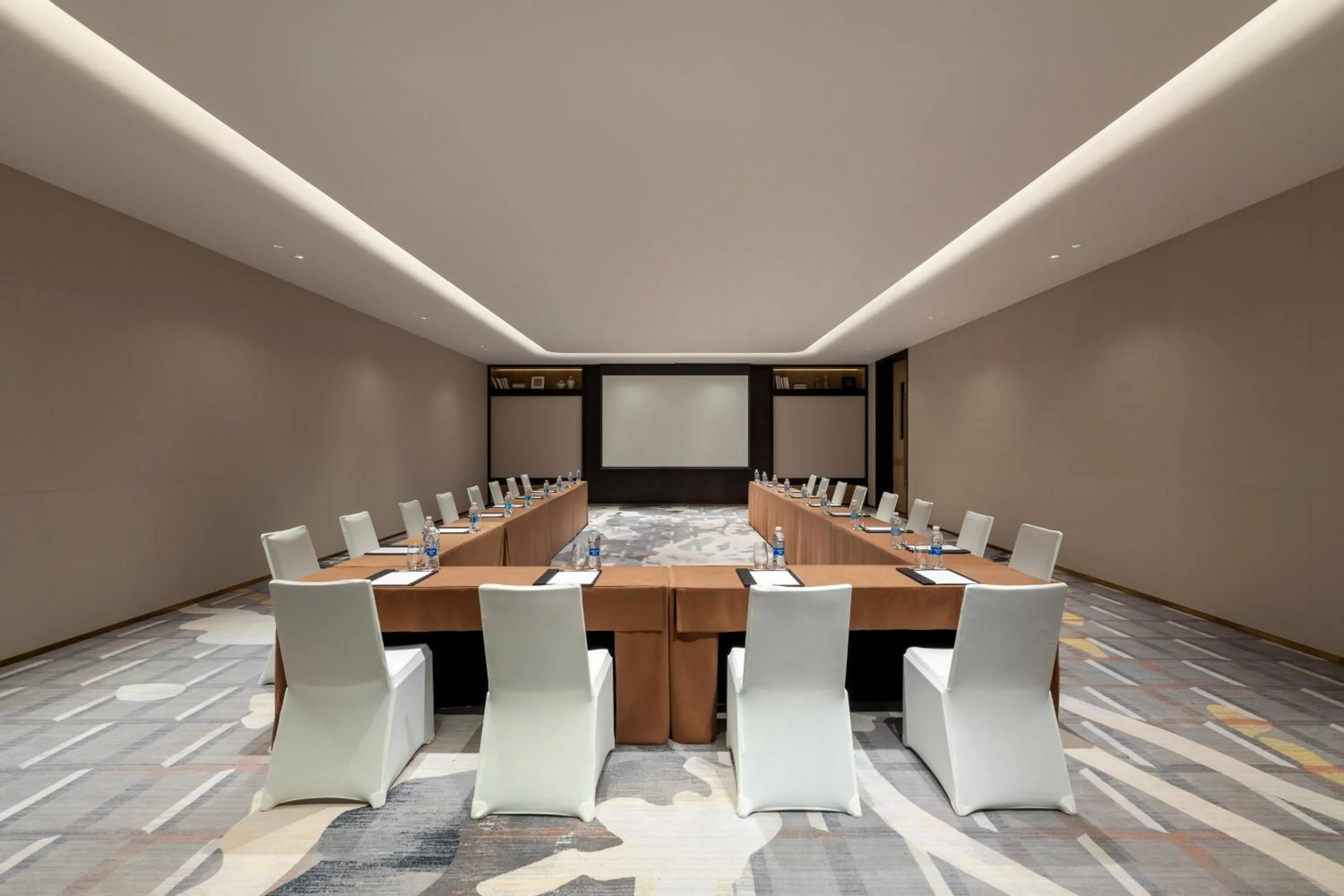 Meeting/conference room in HUALUXE Zhongshan City Center