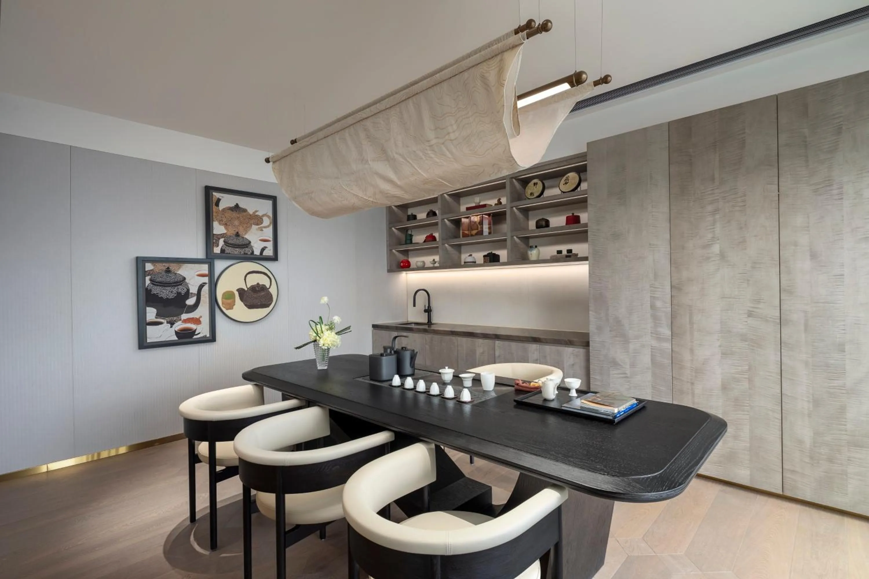 Restaurant/places to eat in HUALUXE Zhongshan City Center
